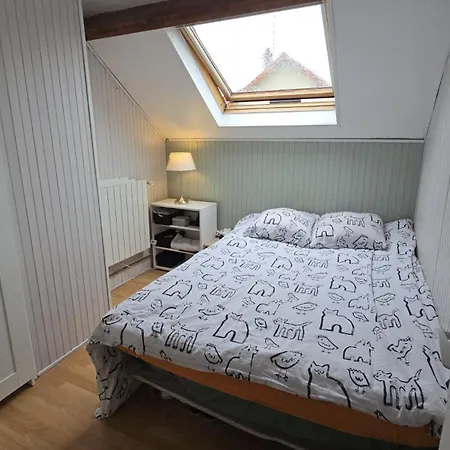 Privees Avec Piscine Partagees Et Cuisine Partagee A 20 Minutes De Paris Et 40 Minutes De Disneyland Homestay