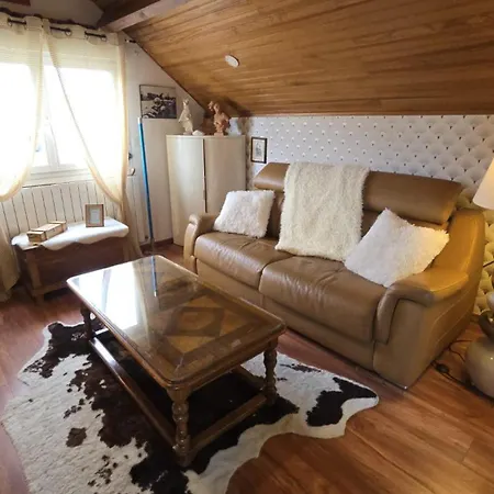 Privees Avec Piscine Partagees Et Cuisine Partagee A 20 Minutes De Paris Et 40 Minutes De Disneyland *